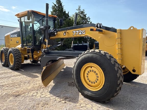 2020 John Deere 772G