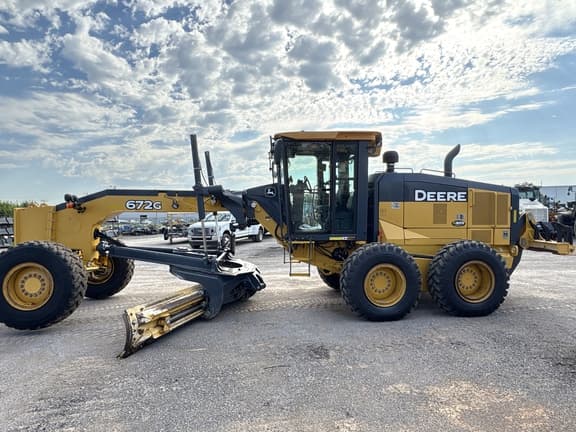 2019 John Deere 672G on the lot
