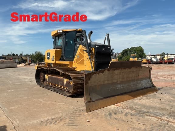 2020 John Deere 850L on the lot